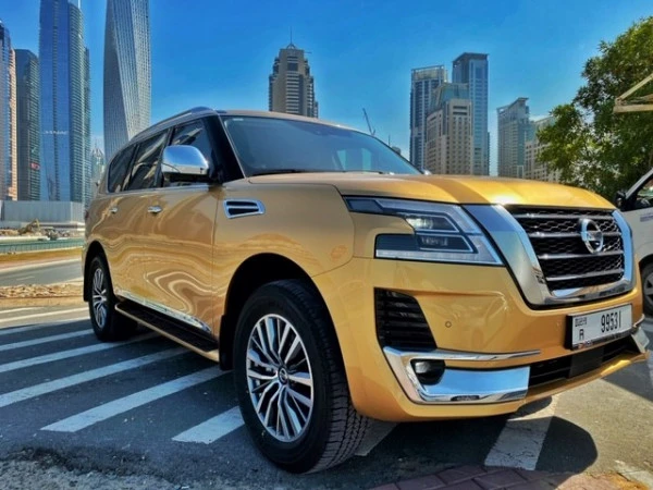 Gold Nissan Patrol V6 Photo 7
