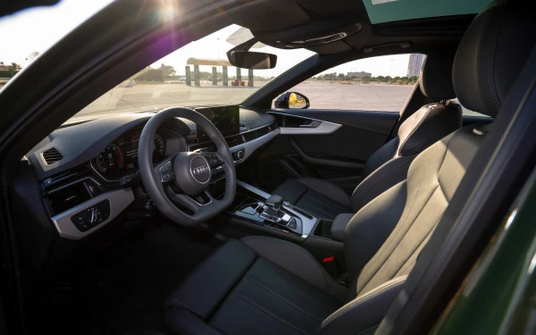 Green Audi A4 Photo 8