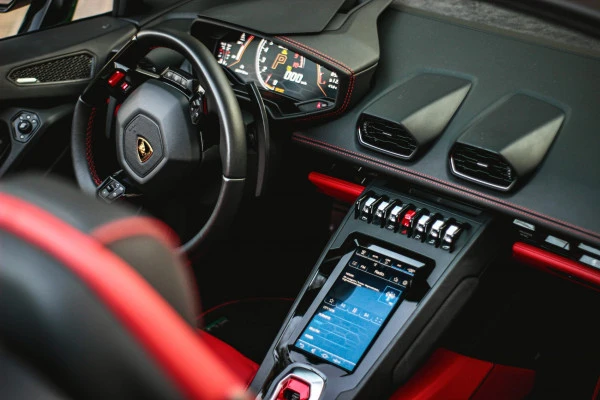 Зеленый Lamborghini Evo Spyder Photo 4
