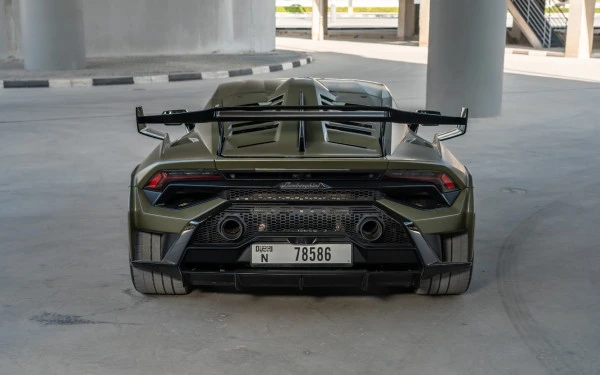 Зеленый Lamborghini Huracan STO Photo 4