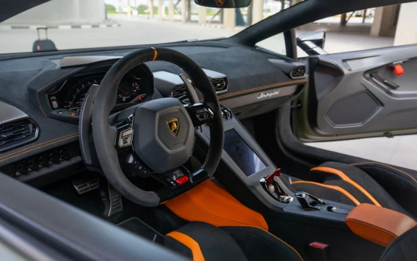 Зеленый Lamborghini Huracan STO Photo 5