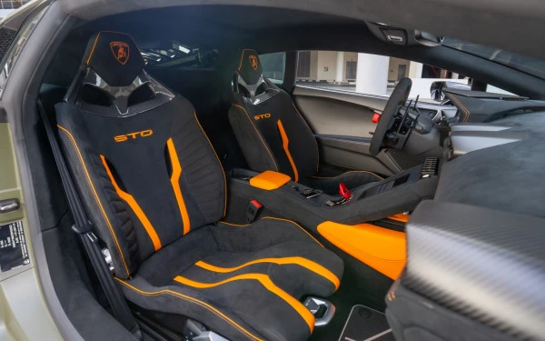 Зеленый Lamborghini Huracan STO Photo 7
