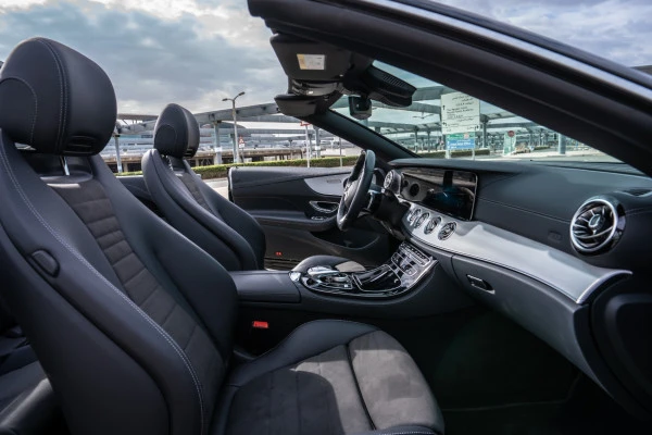 Green Mercedes E200 Cabrio Photo 5