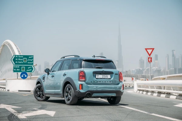 Green Mini Countryman Desert Night Edition Photo 2
