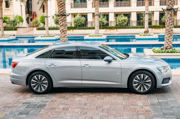 Grey Audi A6 Photo 2