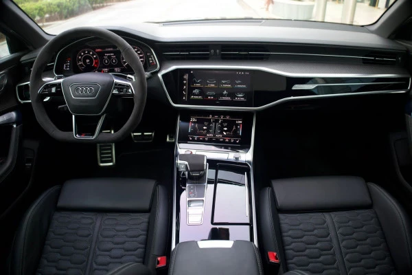 Серый Audi RS6 Photo 4