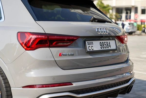 Серый Audi RSQ3 Photo 2