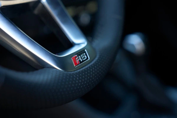 Серый Audi RSQ3 Photo 14