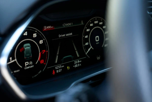 Серый Audi RSQ3 Photo 15