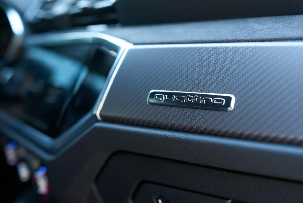 Серый Audi RSQ3 Photo 19
