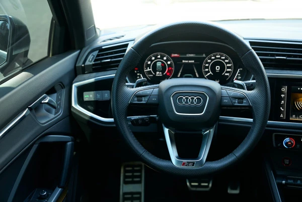 Серый Audi RSQ3 Photo 23