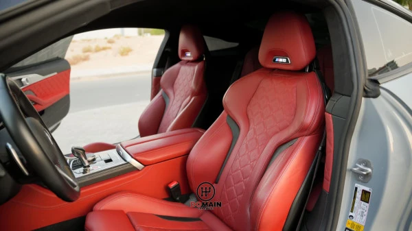 Серый BMW M8 Photo 2