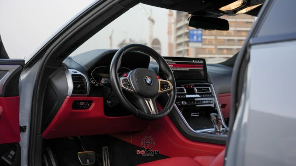 Серый BMW M8 Photo 5