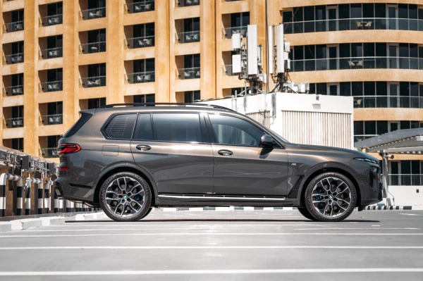 Серый BMW X7 40i Photo 3