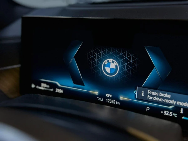 Grey BMW X5 Photo 2