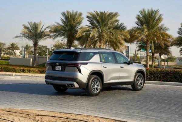 Серый Chevrolet Traverse Photo 7