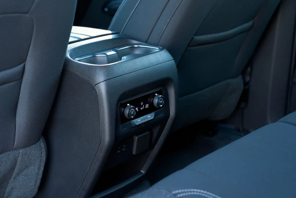 Серый Chevrolet Traverse Photo 12