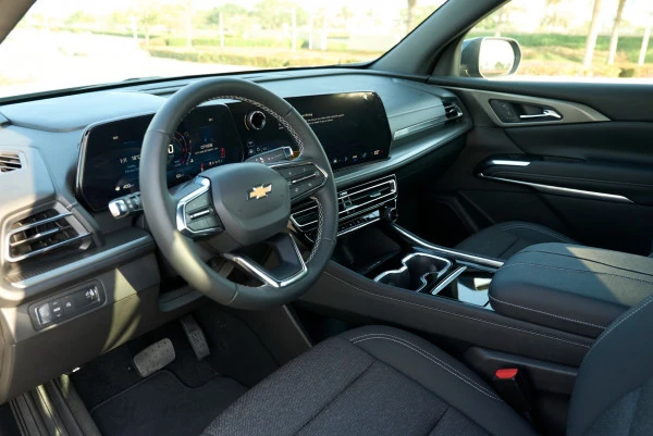 Серый Chevrolet Traverse Photo 17