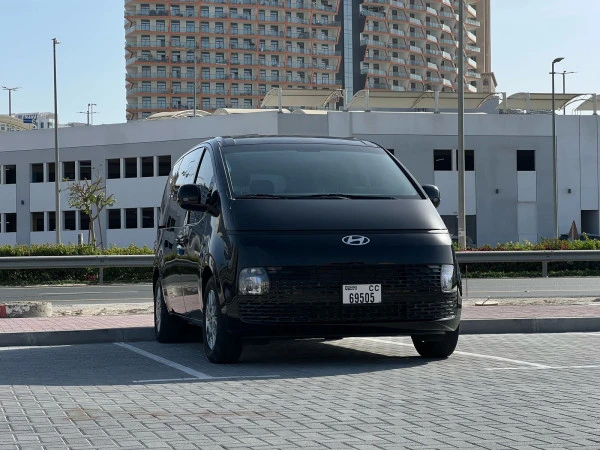 Серый Hyundai Staria Photo 2