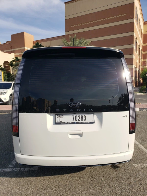 Grey Hyundai Staria 9S LUXE Photo 3