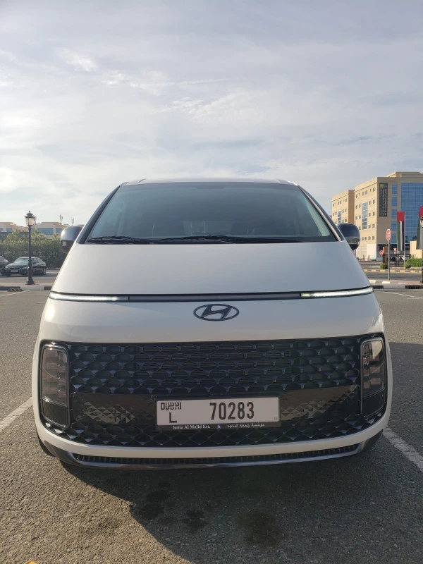 Grey Hyundai Staria 9S LUXE Photo 4