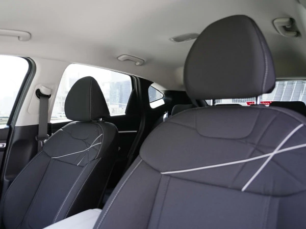 Grey Hyundai Tucson Photo 3