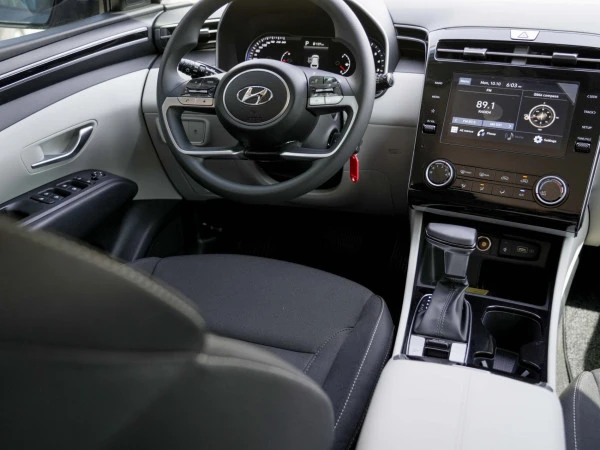 Grey Hyundai Tucson Photo 10