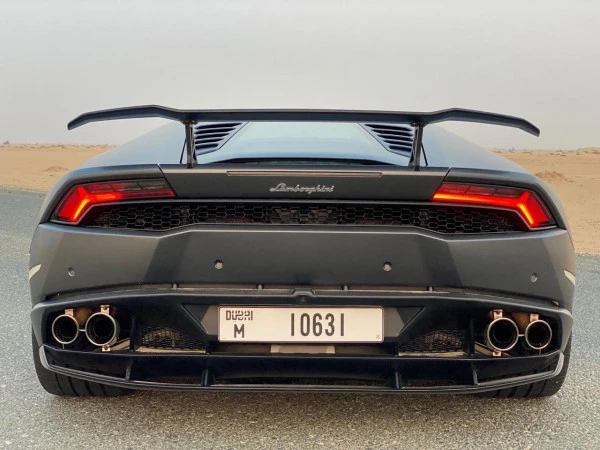 Grey Lamborghini Huracan Photo 3