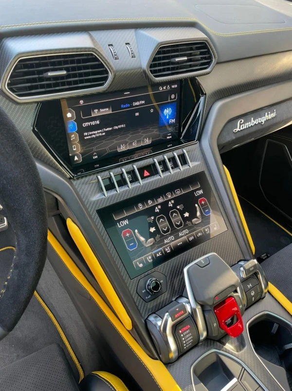 Серый Lamborghini Urus Capsule Photo 3