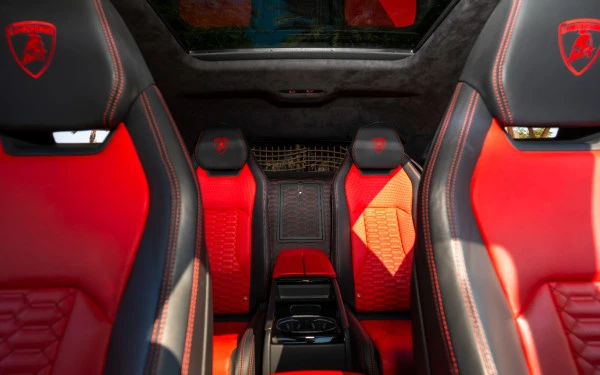 Grey Lamborghini Urus Photo 8