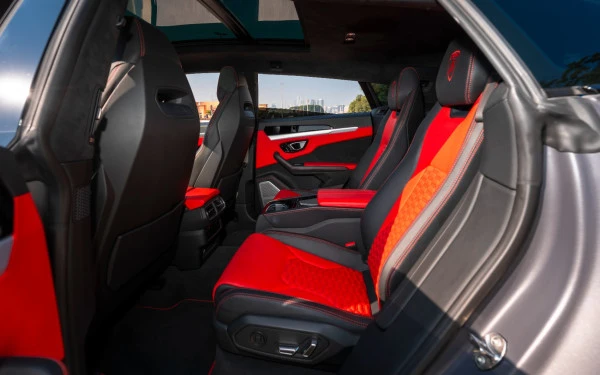 Grey Lamborghini Urus Photo 11