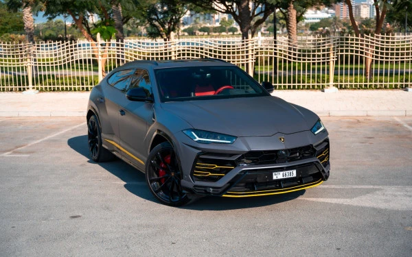 Grey Lamborghini Urus Photo 20