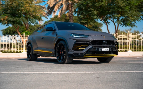 Grey Lamborghini Urus Photo 21