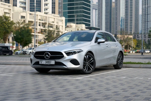 Grey Mercedes A180 Photo 4