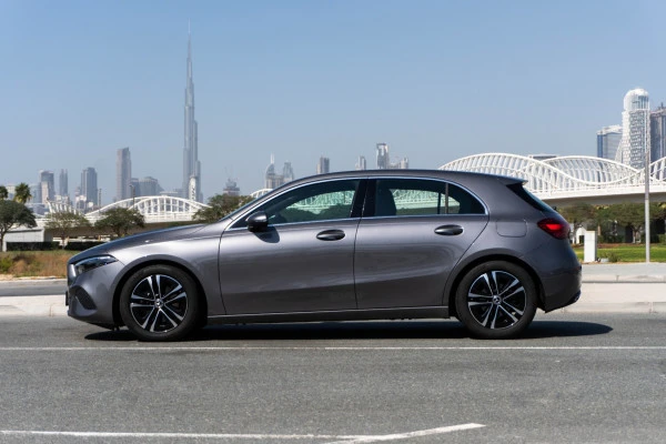 Grey Mercedes A180 Photo 2