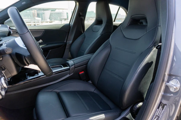 Grey Mercedes A180 Photo 7