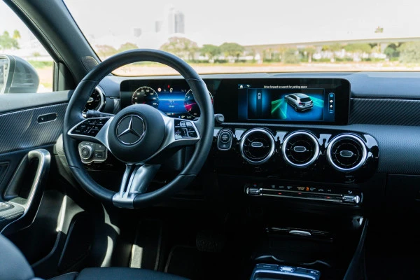 Grey Mercedes A180 Photo 9