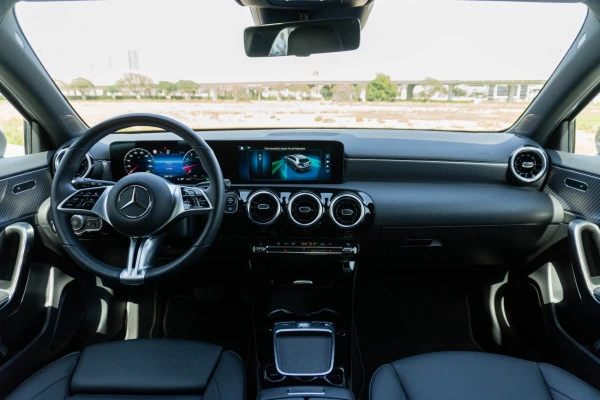 Grey Mercedes A180 Photo 10
