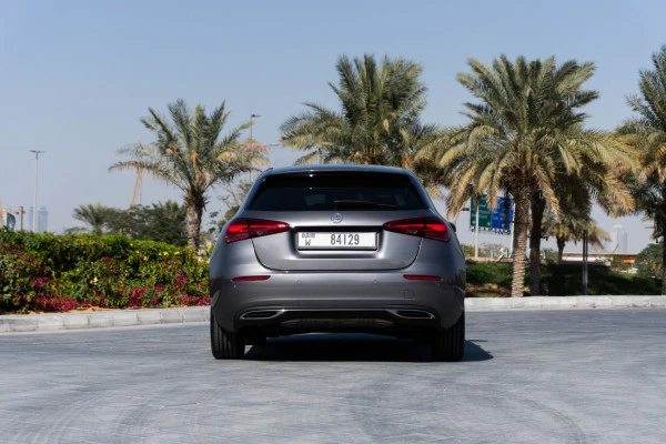 Grey Mercedes A180 Photo 4