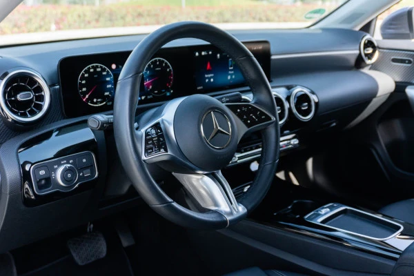 Grey Mercedes A180 Photo 5