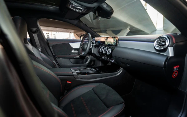 Grey Mercedes CLA200 Photo 11