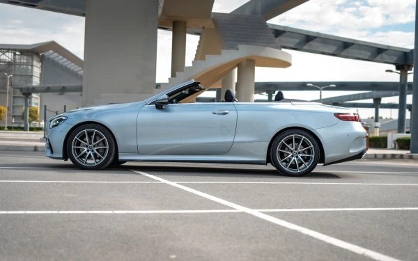 Grey Mercedes E200 Cabrio Photo 2