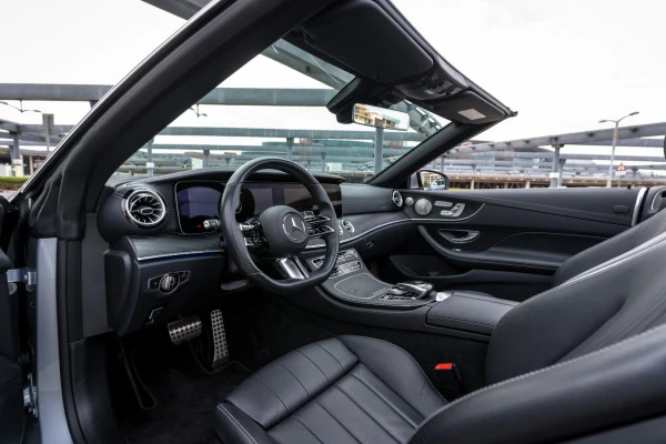 Grey Mercedes E200 Cabrio Photo 4