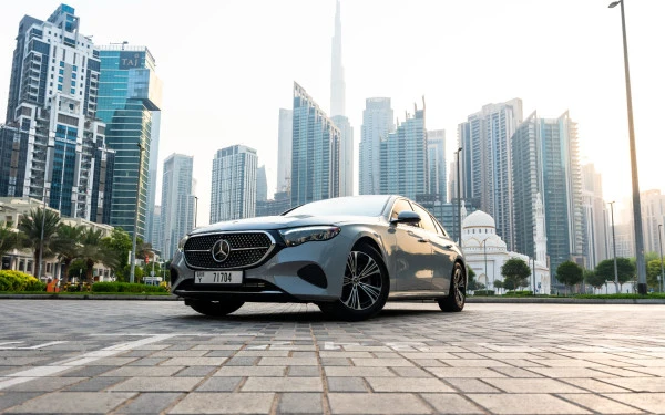 Grey Mercedes E200 Photo 9