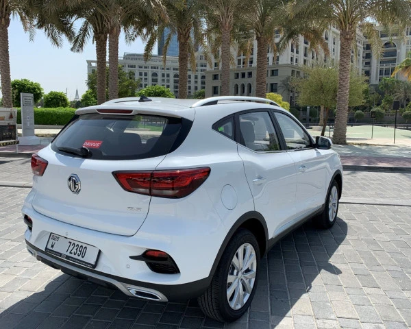 White MG ZS Photo 4