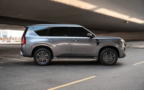 Grey Nissan Patrol Platinum V6 Photo 2