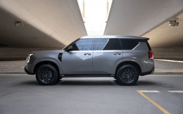 Grey Nissan Patrol SE Photo 2