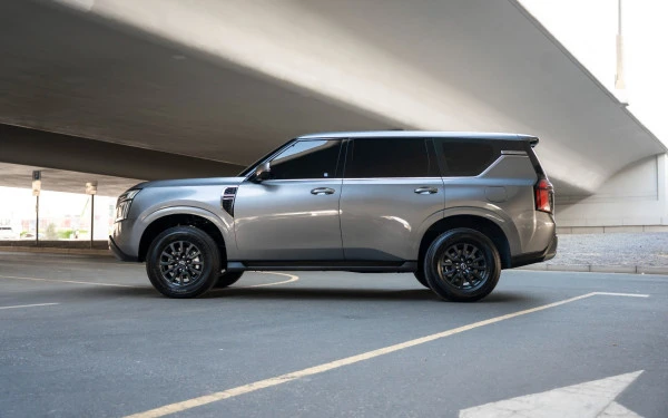 Grey Nissan Patrol V6 Photo 2