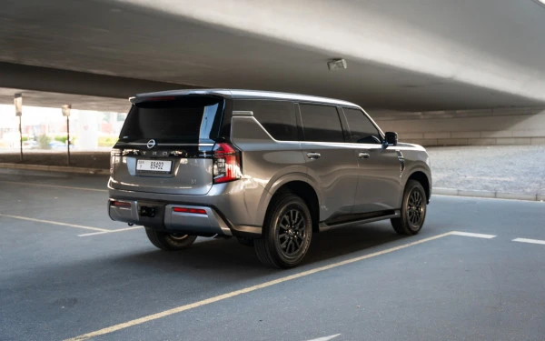 Grey Nissan Patrol V6 Photo 8