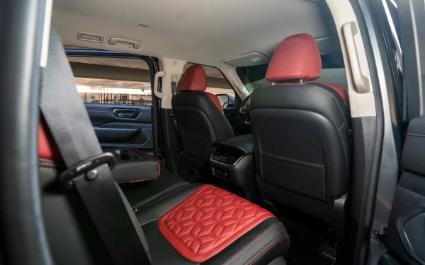 Grey Nissan Patrol V6 Photo 13
